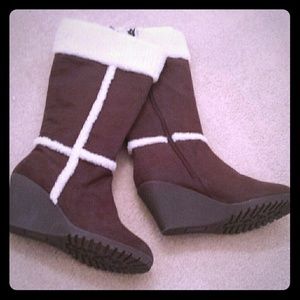 Old Navy faux fur boots