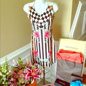 Super cute bodycon with back zipper.