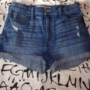 Holister denim shorts 🌊