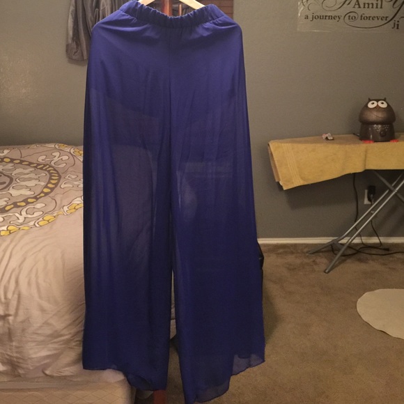 2 piece/ Pants and shirt combo - Picture 2 of 3