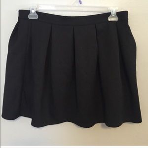 Black pleated skirt