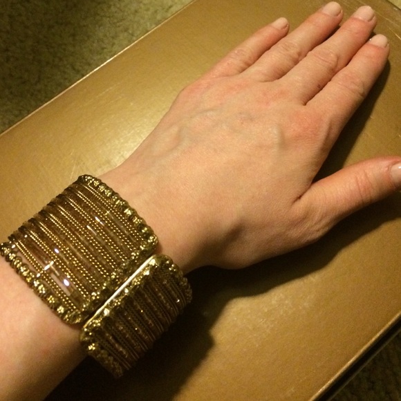 Gold Cuff Bangle Bracelet - Picture 2 of 3