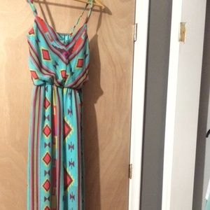 Adorable maxi dress wore once for a wedding