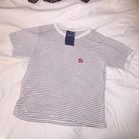 Brandy Melville Cherry Crop-Tee