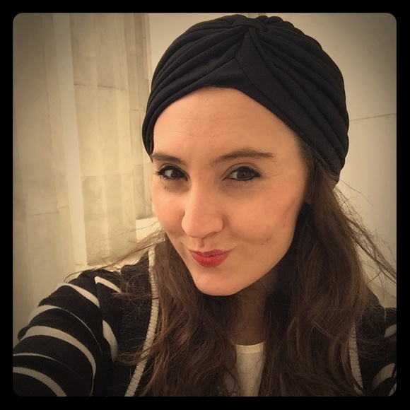 Black turban.