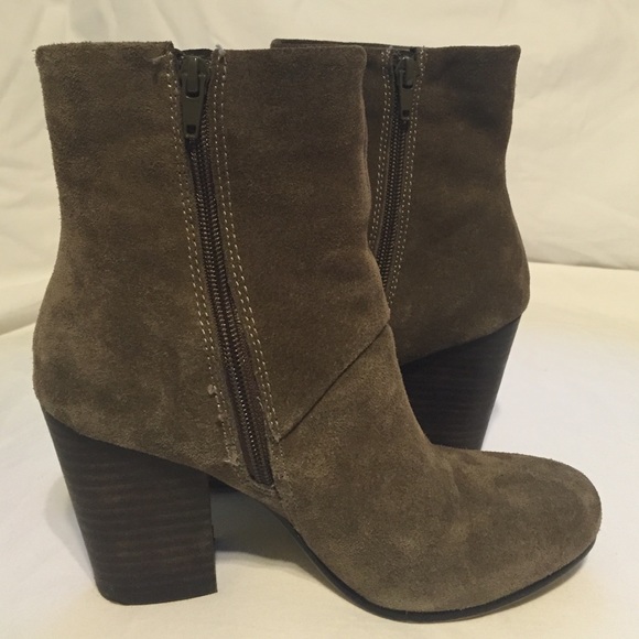 Suede boots