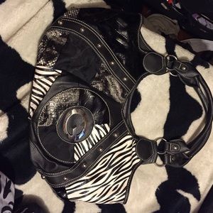 Guess purse, slightly used.