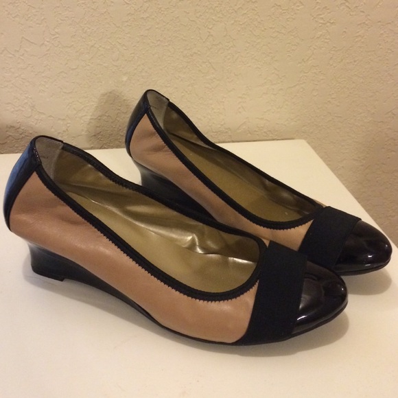 Me Too Deva wedge- leather upper (black and tan)