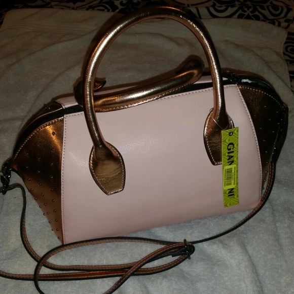 Gianni Bini Handbags - Nice NEW handbag.