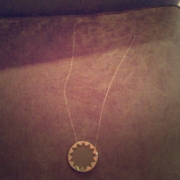 House of Harlow sunburst necklace  NWOT