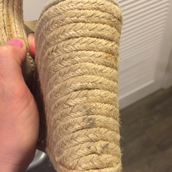 Comfy MIA 'Garter' Wedges - Picture 3 of 4