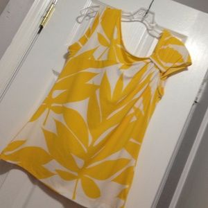 Last chance9/27:white and yellow palm pattern top