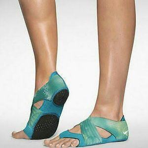 XXXSOLDXXX Nike Studio Wrap Turbo Green (NWOT)