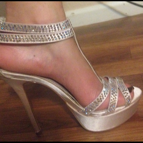 High heels - Picture 2 of 4