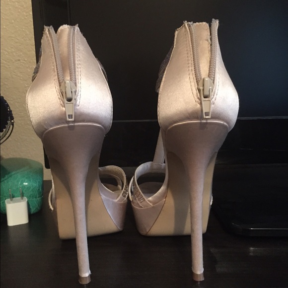 High heels - Picture 4 of 4