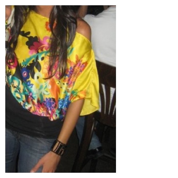 Floral kimono top.