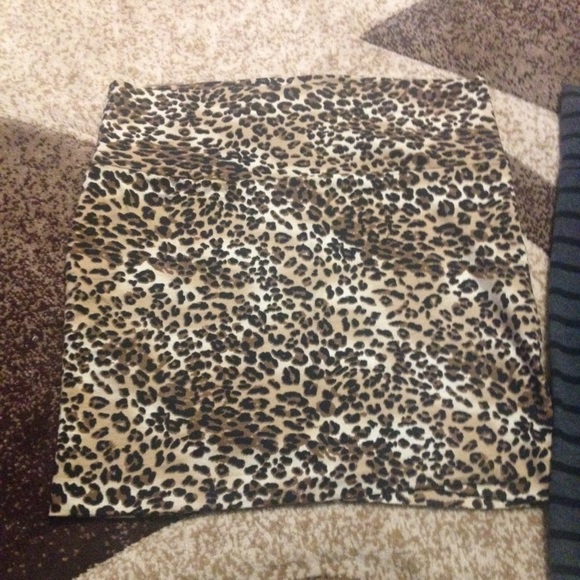 Mini skirts! - Picture 1 of 2