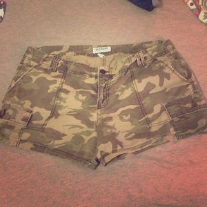 Old navy camo shorts