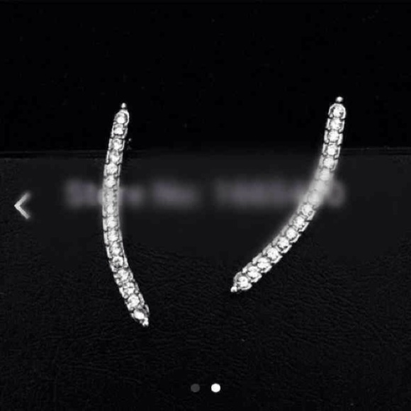 ❗️SOLD❗️Two Silver Tone Rhinestone Earrings - Picture 2 of 4