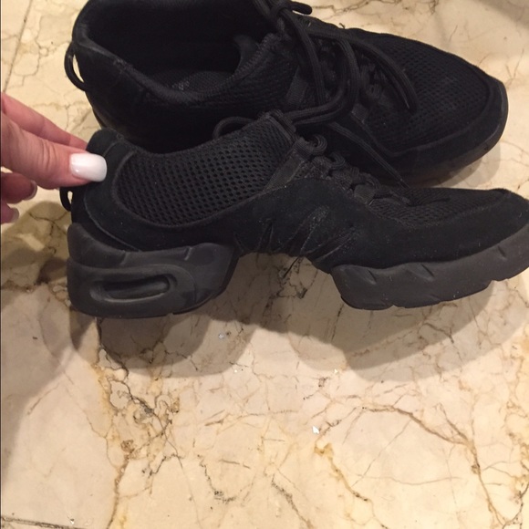 Dance shoe