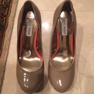 Steve Madden pump