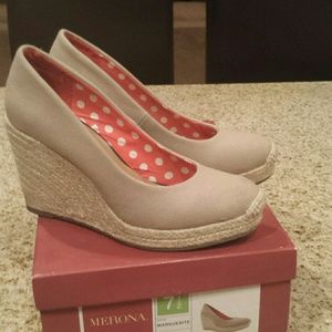 Marguerite wedges
