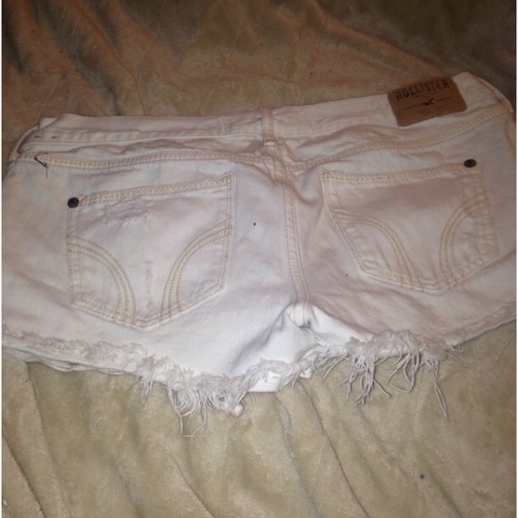 white Hollister shorts - Picture 2 of 3