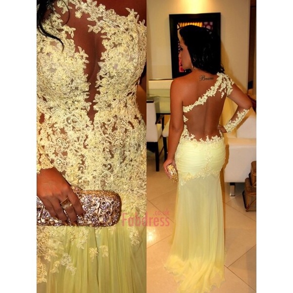 🔴🔴🔴RED PROM DRESS 🔴🔴🔴 - Picture 3 of 4