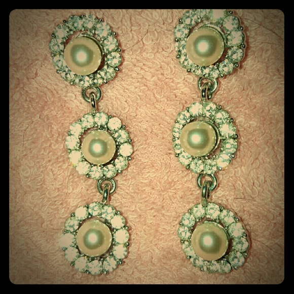 Rhinestone/Pearl Earrings