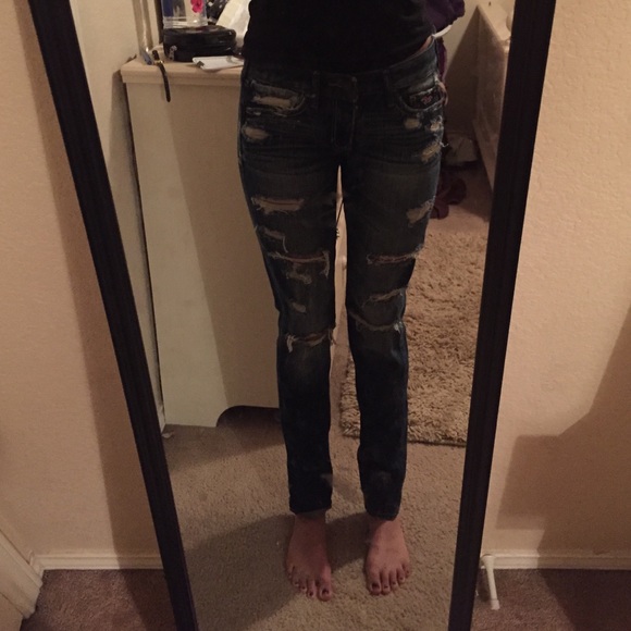 Hollister destroyed jeans