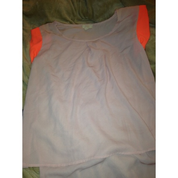 Shirt/tank - Picture 1 of 1