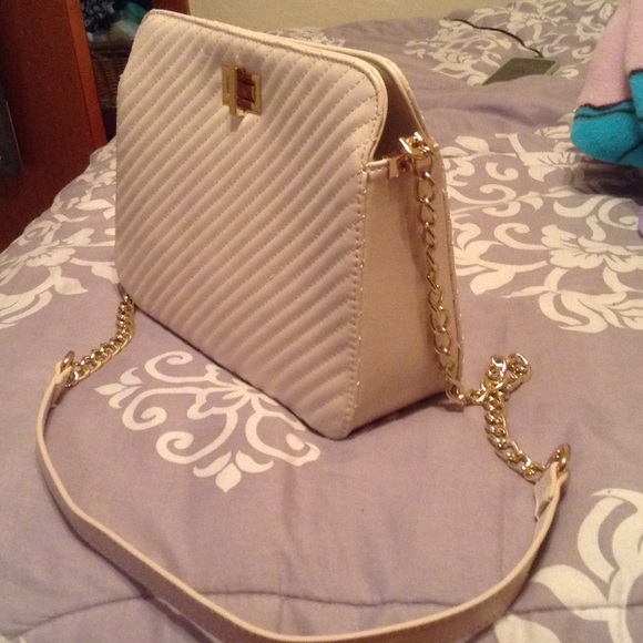 Purse - Picture 2 of 3