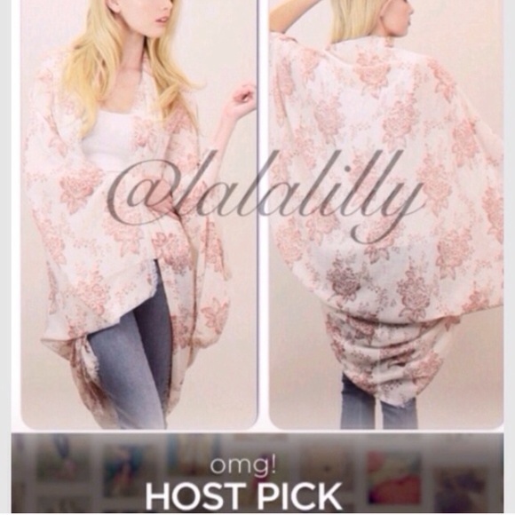 🚫SOLD OUT🚫Gorgeous Kimonos - Picture 2 of 4