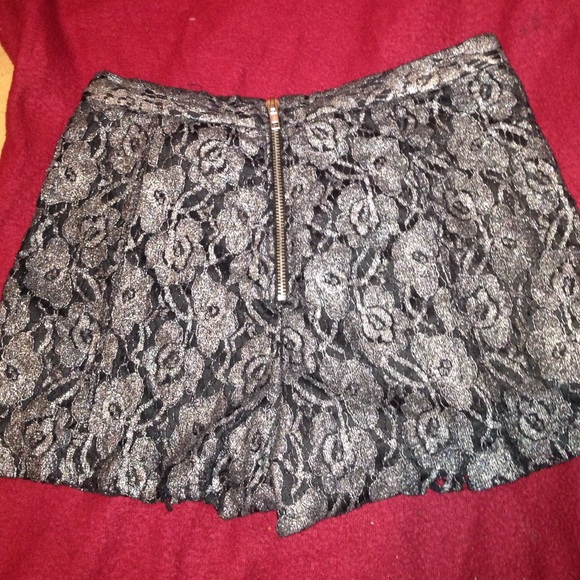 Sequin shorts - Picture 2 of 3