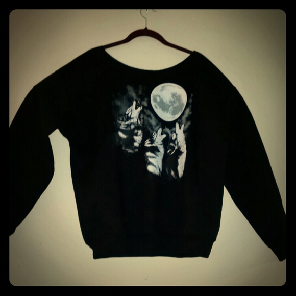 The Howling Off d'Shoulders Slouchy Sweatshirt - Picture 1 of 2