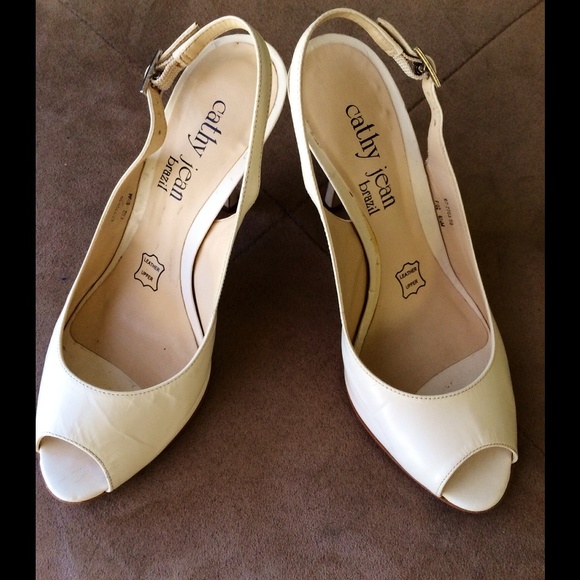 SHOES by CATHY JEAN - Picture 2 of 4