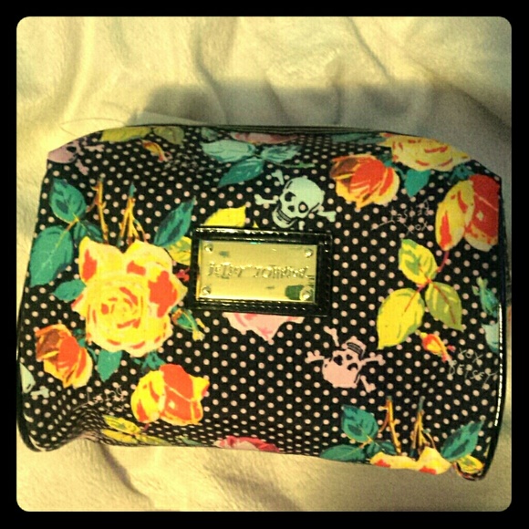 💕PRICE DROP💕Betsey Johnson bag