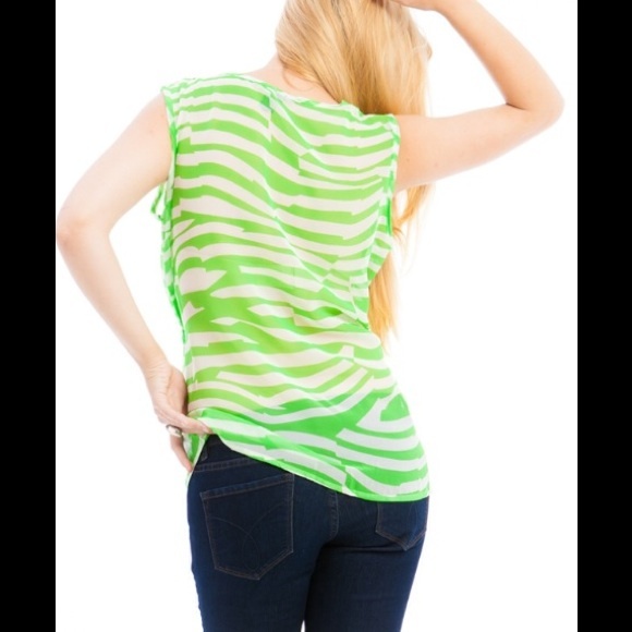 Green Waist Tie Plus Size Top - Picture 3 of 3