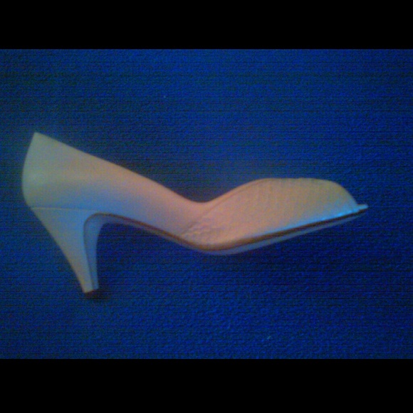 On saleVintage, New, Never Worn Cream Bruno Maglis