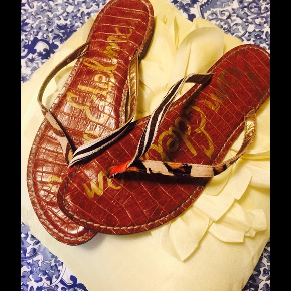 Sam Eldeman Flip Flops super cute