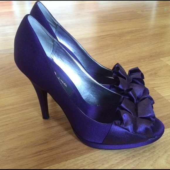 Purple peeptoe pumps 💜👠 - Picture 2 of 4
