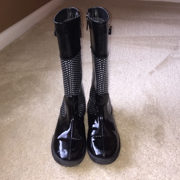 SOLD!!! Girls Cole Haan Rain Boots Size 3 Preowned - Picture 2 of 4