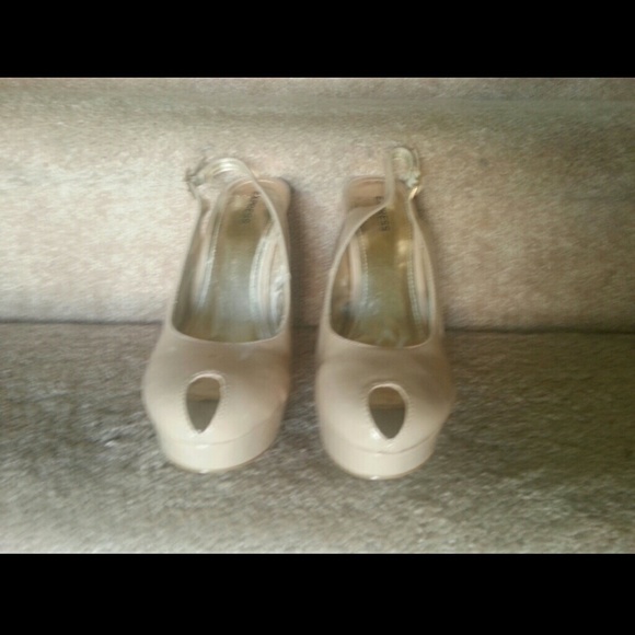 Express Heels - Picture 3 of 4