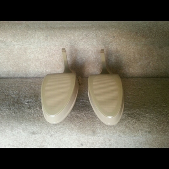 Express Heels - Picture 4 of 4
