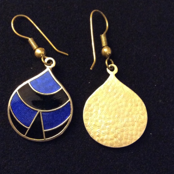 Vintage Earrings - Picture 2 of 2