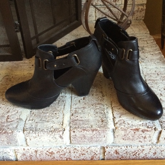 ALDO black leather booties - size 40 (9)