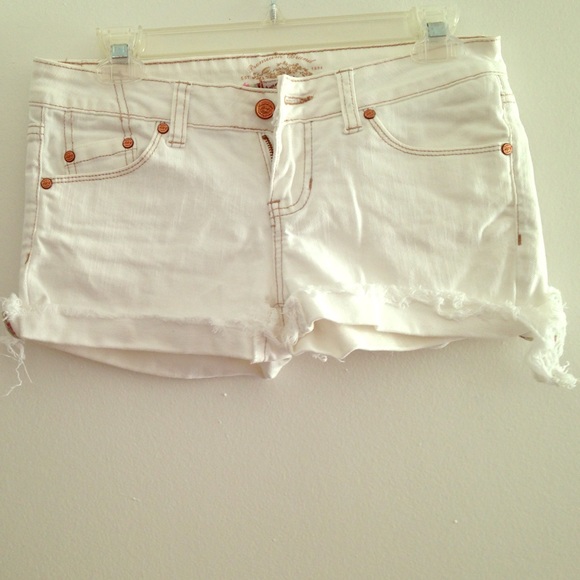 White denim frayed shorts