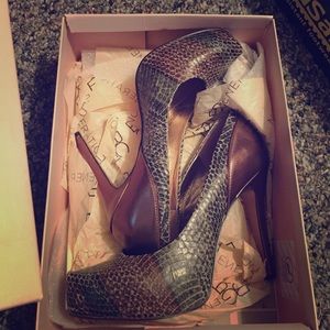 BCBG  BG-Paeyton heels