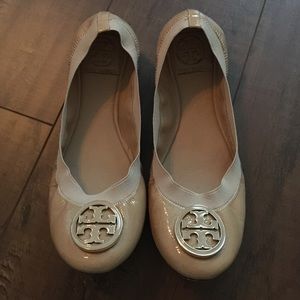 Tory Burch Caroline Flat (nude)