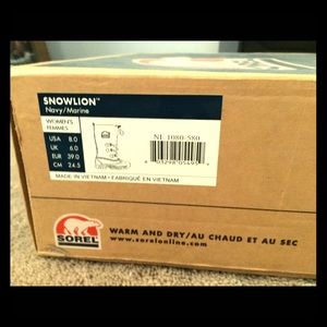 Sorel snow lion in navy size 8